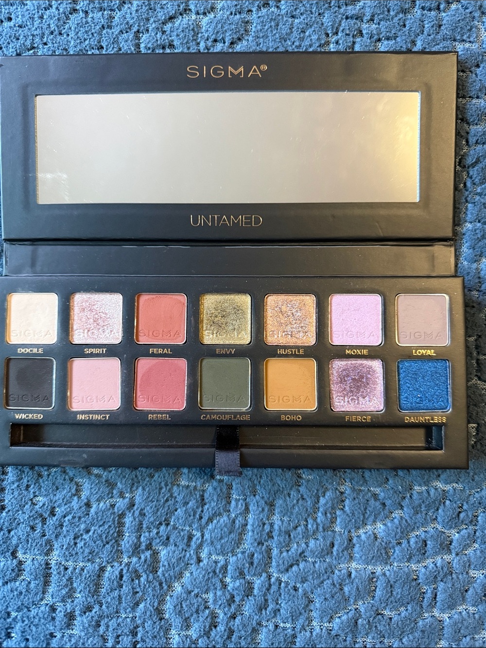 Sigma Beauty Untamed Eyeshadow Palette — Pinks, Greens, Golds, Blue